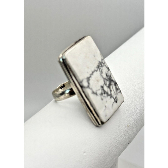 Vintage Natural Howlite .925 Stone Ring Sz 9 - 12.08 Grams - Picture 3 of 4